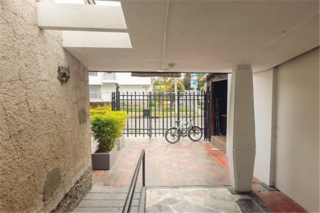 Local Calle 99 Carrera 13 A - 02